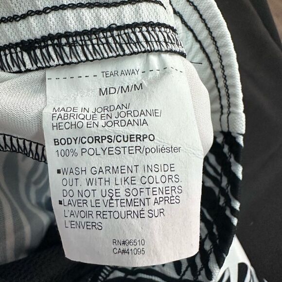 NWT Under Armour Women’s Baseline Shorts (M) - Picture 3 of 4